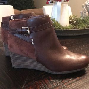 Dr. Scholl’s wedge